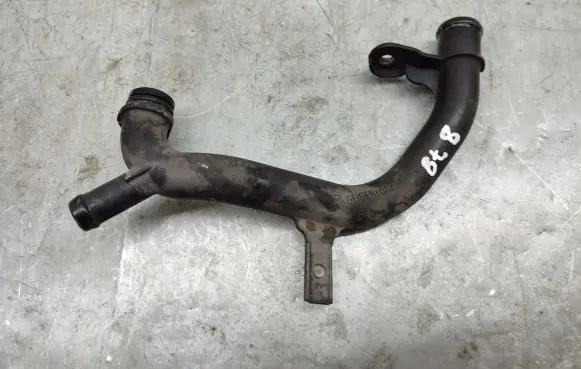 Volkswagen PASSAT CC Engine coolant pipe/hose 06J121065F