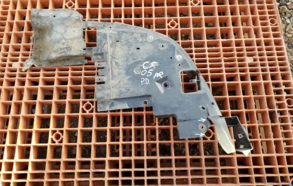 Citroen C5 Engine splash shield/under tray 9653878880