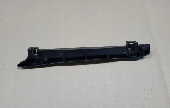 Opel Meriva B Front bumper mounting bracket 39652033384