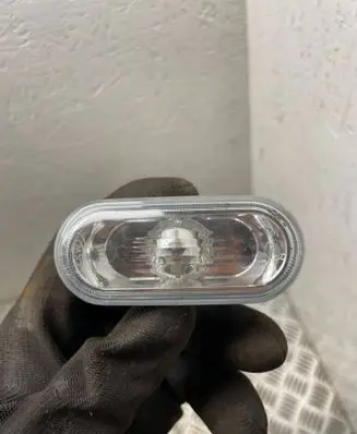 Volkswagen PASSAT B5.5 Front fender indicator light 1j0949117