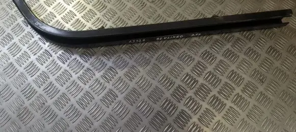 Citroen Berlingo Sliding door trim 9684585580e