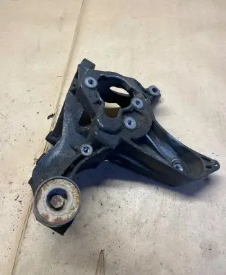 Volvo S40, V40 Generator/alternator bracket 20072611 7700113574