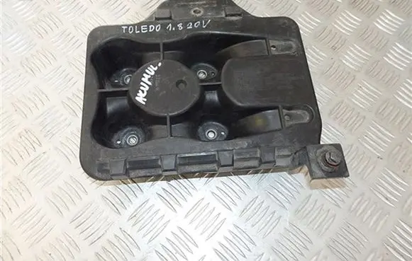 Seat Toledo II (1M) Battery box tray 1J0804373A