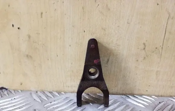 Toyota Avensis T270 Fuel Injector clamp holder