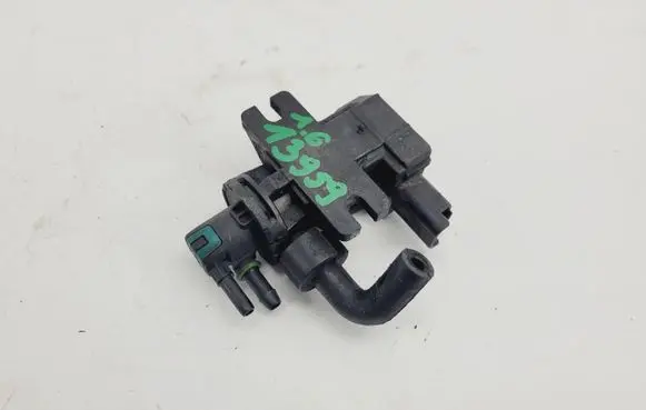 Opel Combo E Electromagnetic valve 9812404180