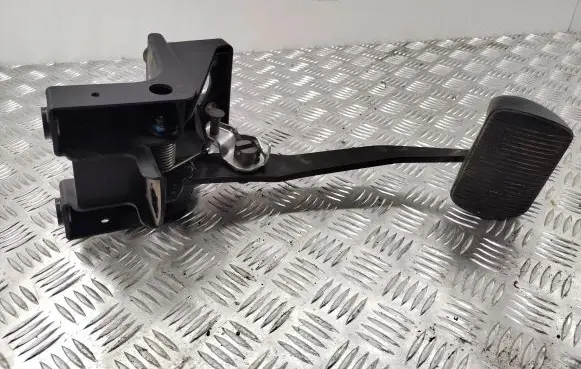 Jaguar XF X250 Brake pedal 8X232450 120410