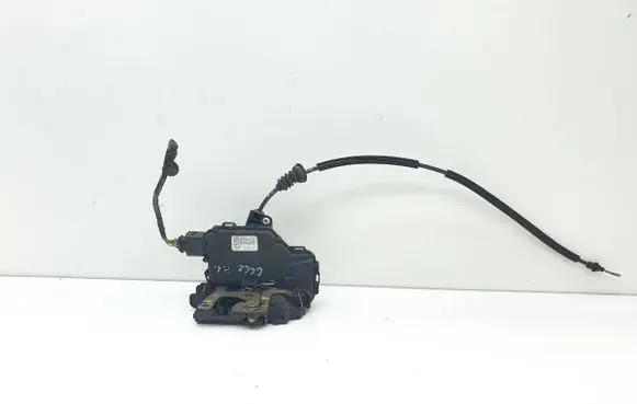 Volkswagen New Beetle Front door lock