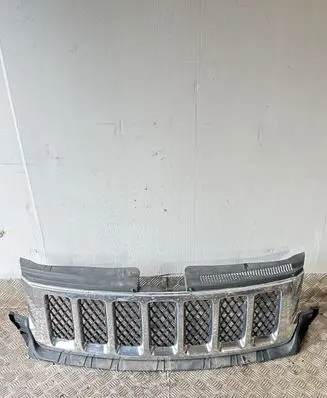Jeep Grand Cherokee Front bumper upper radiator grill 57010708