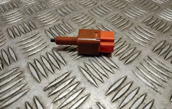 Nissan Qashqai Brake pedal sensor switch 3109K1