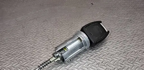 Opel Zafira A Ignition lock 1310754