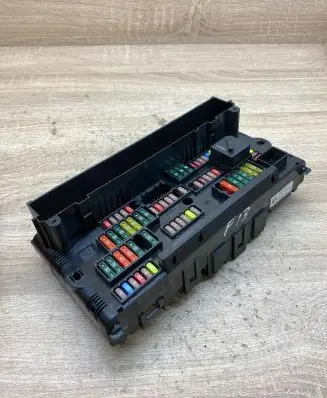 BMW 6 F12 F13 Fuse module 9252815 1670487