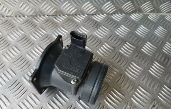 Volkswagen Golf IV Mass air flow meter 06A906461B AFH6010C