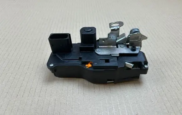 Tesla Model S Front door lock 600891200C