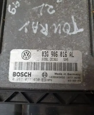 Volkswagen Touran I Engine control unit/module 03G906016AL 1039S03032 0281011450