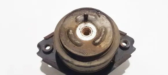 Mercedes-Benz R W251 Engine mount bracket a2512402717