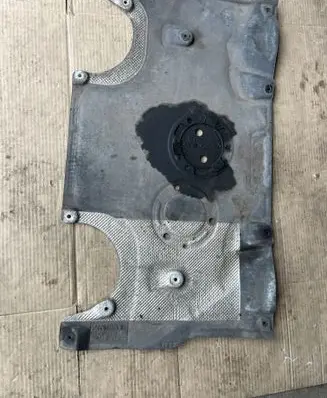 BMW 5 G30 G31 G38 Engine splash shield/under tray 74850610