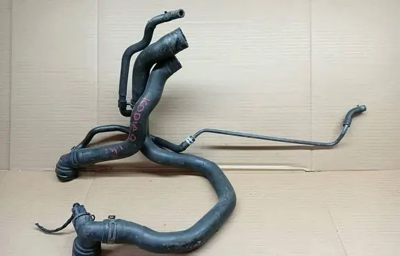 Skoda Kodiaq Engine coolant pipe/hose 5QF121049L 7D010616