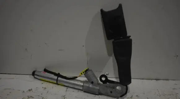 Opel Insignia A Front seatbelt buckle 306302399P10