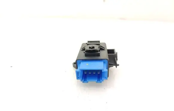 Volkswagen Transporter - Caravelle T5 Seat heating relay 5K0959772A