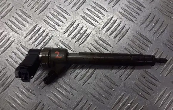 Mercedes-Benz 200 300 W123 Fuel injectors set 