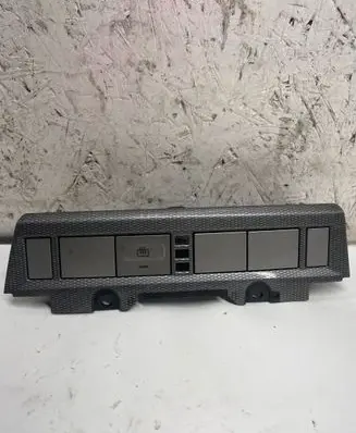Ford Focus Windscreen/window heater switch 8m5113d734a