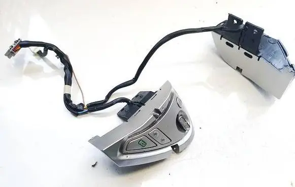 Nissan Leaf I (ZE0) Steering wheel buttons/switches 