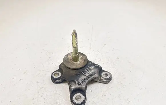 Peugeot 607 Gearbox mounting bracket 9641370880