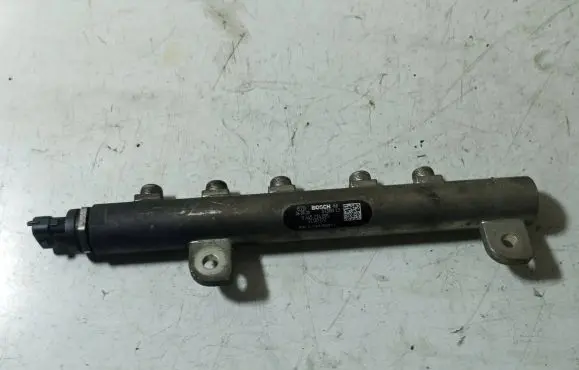Opel Zafira B Fuel main line pipe 55197370 013989L3 0445214095