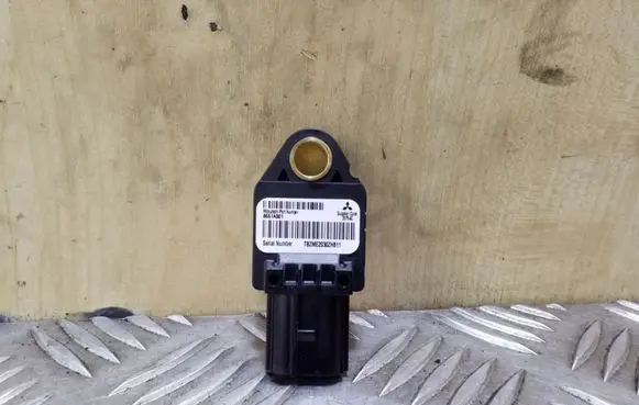 Peugeot 4007 Airbag deployment crash/impact sensor 8651A001