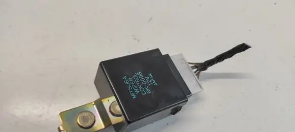 Subaru Legacy Window wiper relay RK0098 3206B