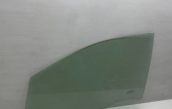 Subaru XV II Front door window glass four-door 43R00019