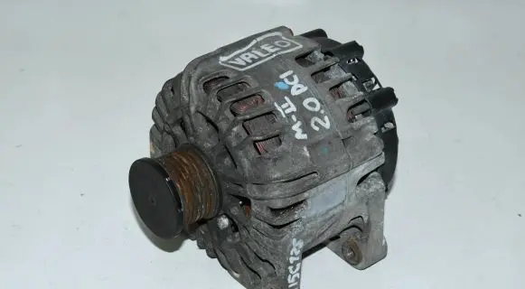 Renault Megane II Generator/alternator 8200725683 8200725683-A