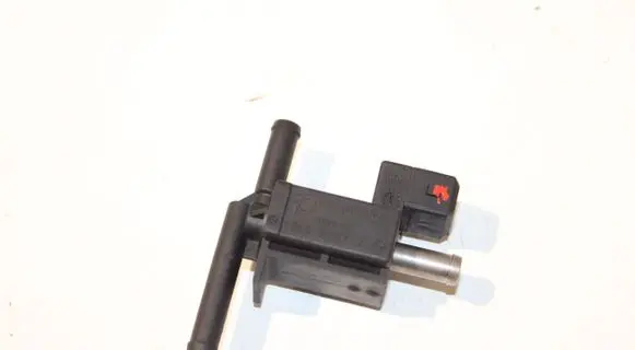 Nissan Qashqai Turbo solenoid valve 8200603558