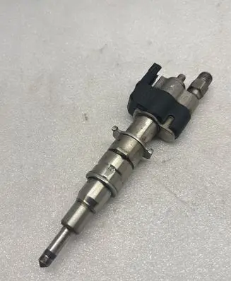 BMW X6 E71 Fuel injector 7585261