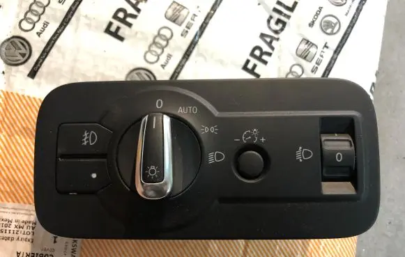 Volkswagen Touareg II Light switch 7P6941431 7P6941431E
