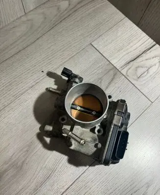 Subaru Legacy Throttle valve 16112AA010