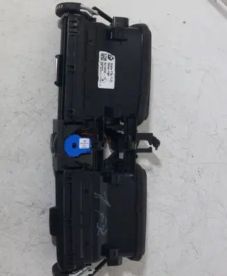 BMW 4 F32 F33 Dash center air vent grill 9218552 508835