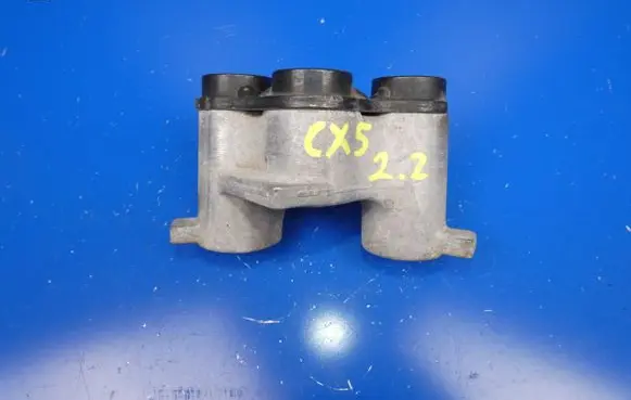 Mazda CX-5 Engine mounting bracket