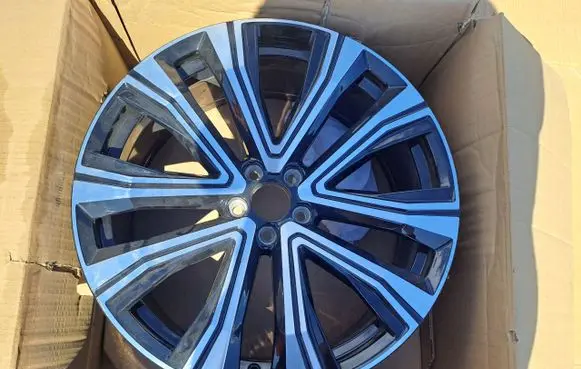 Volvo XC40 R21 alloy rim 