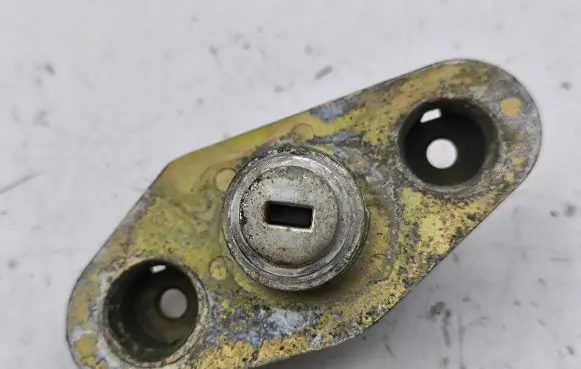 Volvo S60 Tailgate exterior lock 737700001