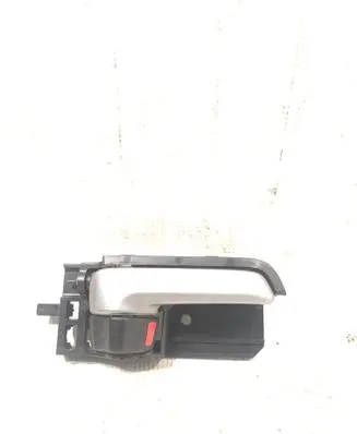 Suzuki SX4 Front door interior handle