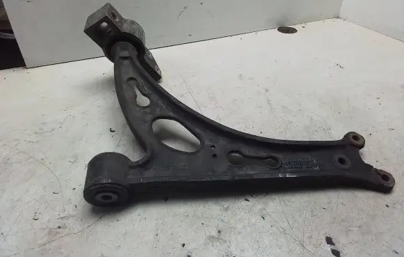 Volkswagen Touran I Front lower control arm/wishbone 1KO407153G