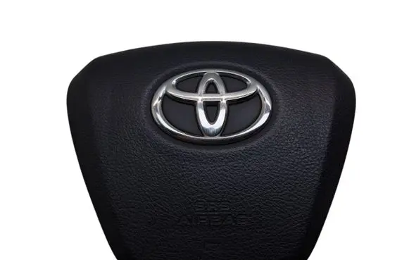 Toyota Avensis T270 Steering wheel airbag 4513005130C0 HE121235737 Y03181512AEL