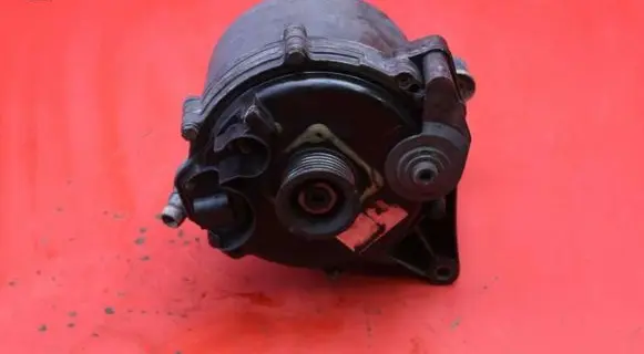 BMW 7 E38 Generator/alternator 7508607