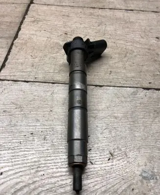 Mercedes-Benz E W213 Fuel injector A6540700187