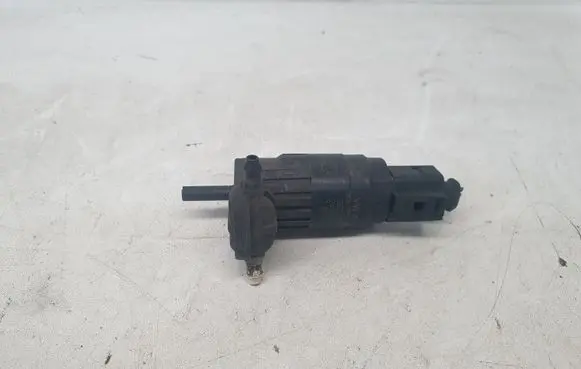 Volkswagen Golf V Windscreen/windshield washer pump 1K6955651
