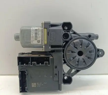 Volkswagen PASSAT B7 Front door window regulator motor 988705305