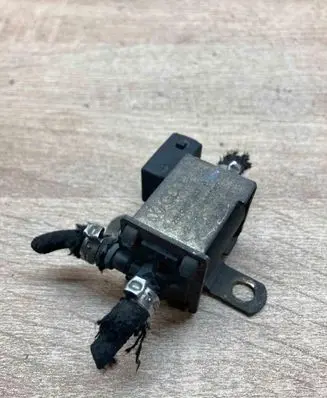 Audi A3 S3 8L Turbo solenoid valve 028906283J 712169530