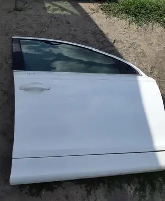Audi Q7 4L Front door