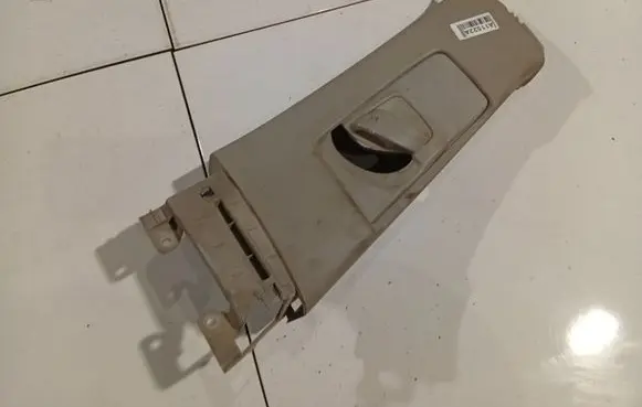 Toyota Auris 150 (B) pillar trim (top)